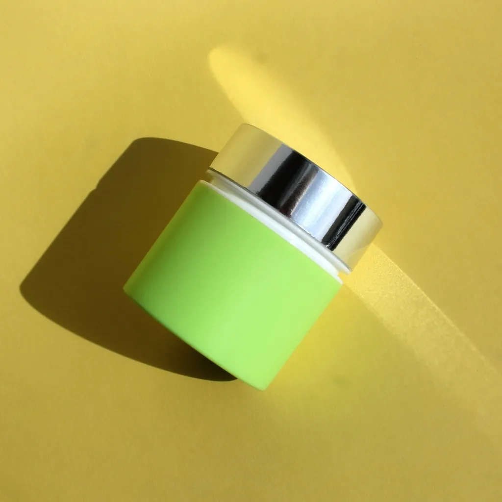 подробная статья о нанесении фольги на пластиковую упаковку для косметики