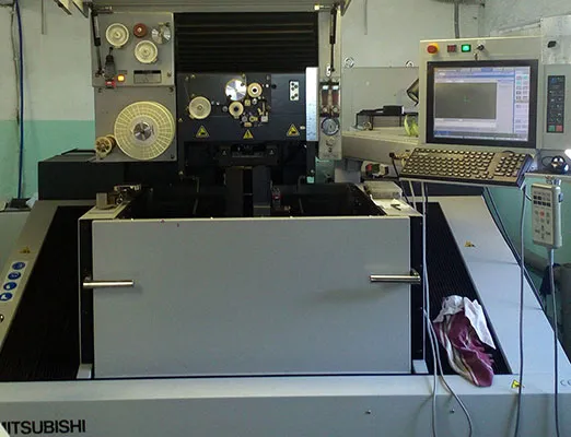 Фото станок Mitsu с полосой.jpg