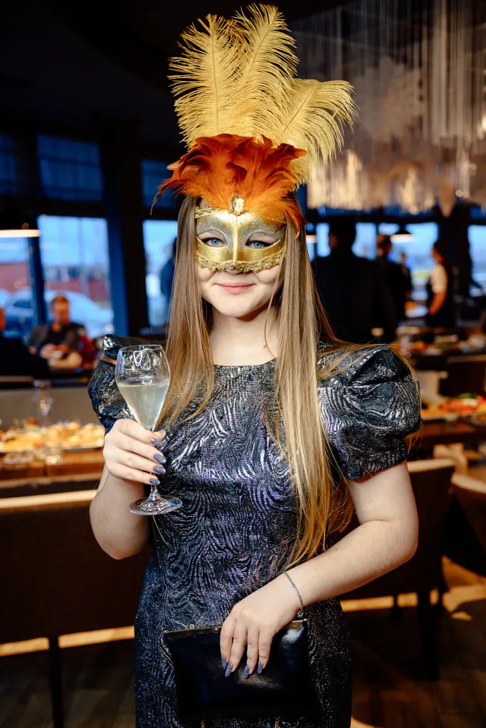 Венецианский карнавал на вечеринке МИРАН.jpg