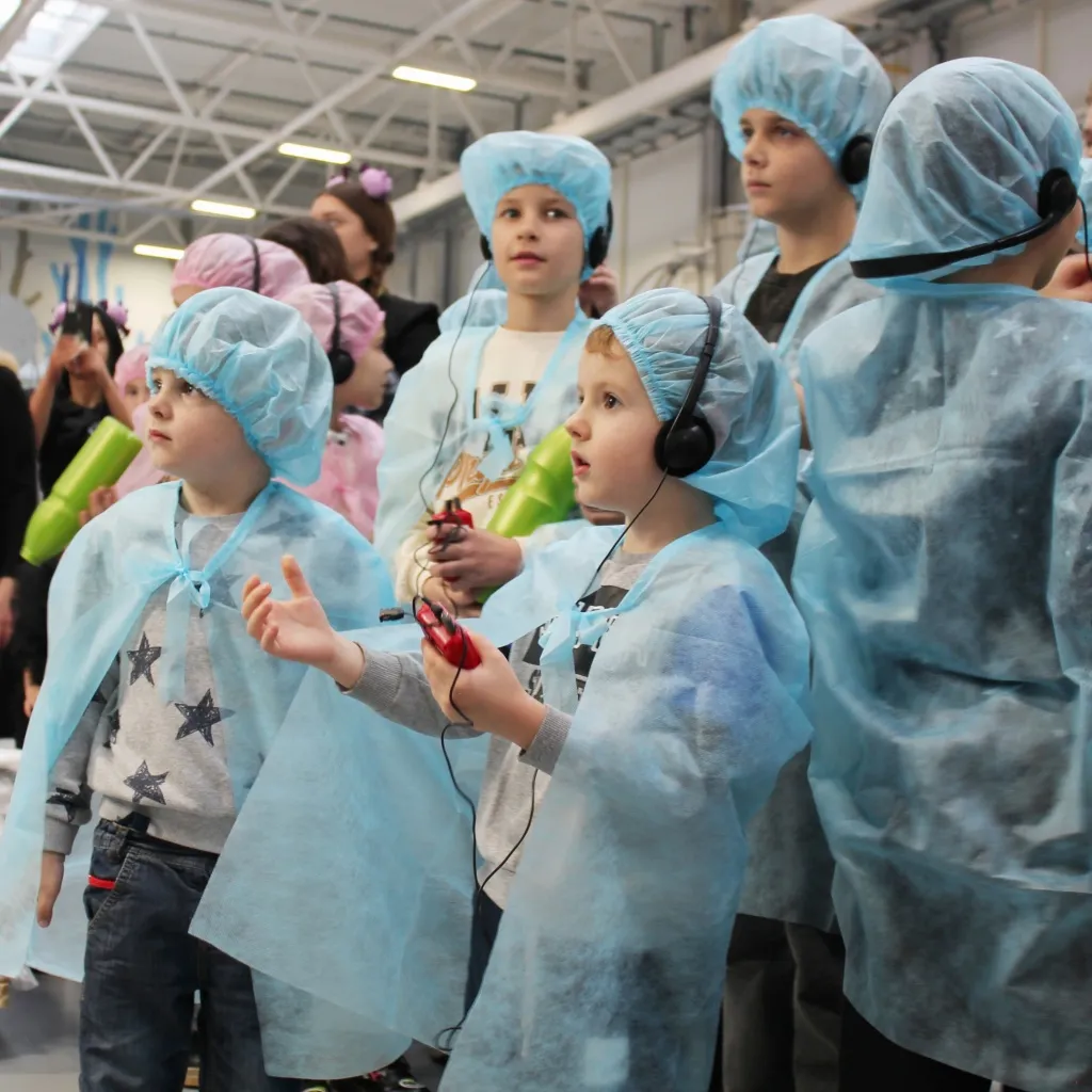 Детский день в МИРАН в стиле Уэнсдей? Почему бы и да!